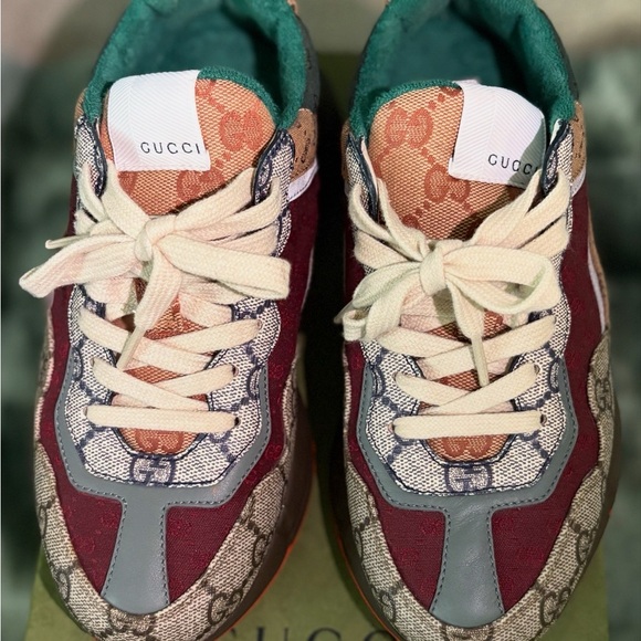 Gucci Women's Red and Beige Sneakers - Picture 1 of 5